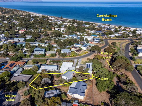 Skyline 4 Skyline Close - Accommodation Gladstone 0