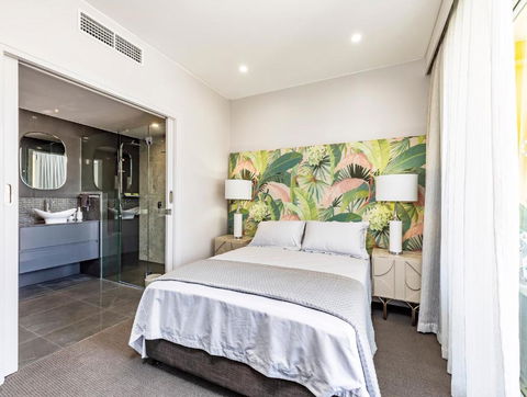 Sleek, Modern And Comfortable On Hastings Street - Accommodation Gladstone 2