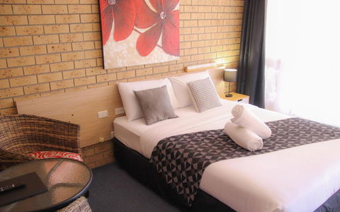 Squatters Homestead Motel - Accommodation Gladstone 1