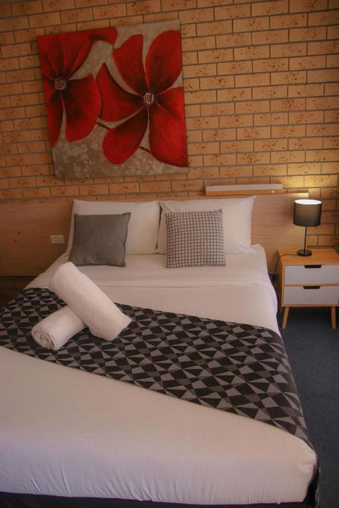 Squatters Homestead Motel - Accommodation Gladstone 2