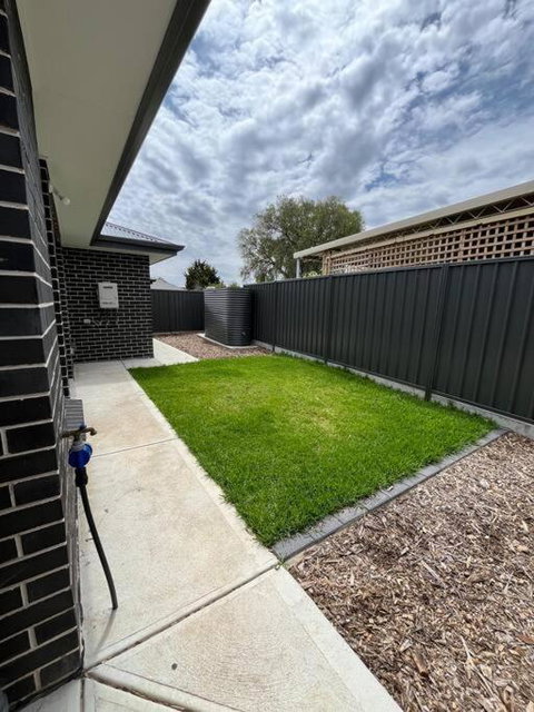 Sturt Home - Accommodation Gladstone 0