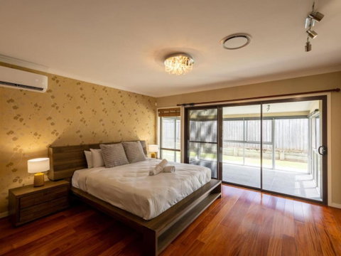 Stylish 2BR House For A Memorable Stay Stretton - Accommodation Gladstone 2