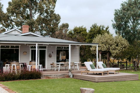 SULTANA - Maximalist Accommodation - Accommodation Gladstone 3