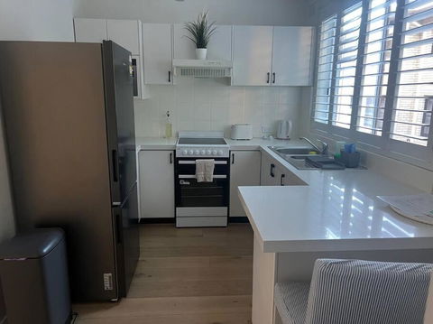 Sunny Boutique Apartment - Accommodation Gladstone 3
