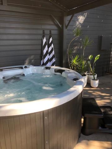 The Arabella North Coast - Accommodation Gladstone 1