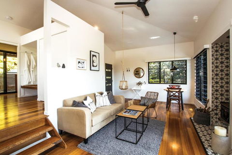 Tallaringa Views - Accommodation Gladstone 0