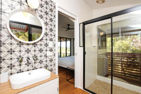 Tallaringa Views - Accommodation Gladstone 1