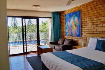 Tannum On The Beach Motel with Accommodation Gladstone
