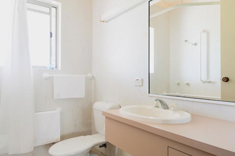 Tarcutta Retreat - Accommodation Gladstone 2