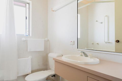 Tarcutta Retreat - Accommodation Gladstone 1