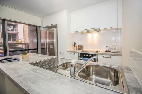 The Happy Delightful Place - Entire 2 Room Apartment - Accommodation Gladstone 3