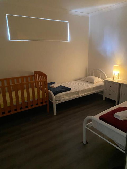 The Happy Delightful Place - Entire 2 Room Apartment - Accommodation Gladstone 1