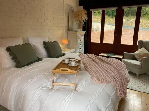 The Coach House - Accommodation Gladstone 3