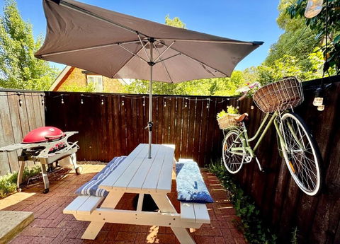 The Coach House - Accommodation Gladstone 1