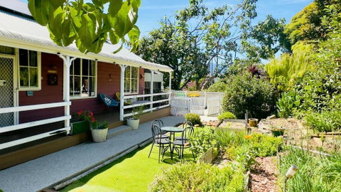 The Garden Cottage - Accommodation Gladstone 0
