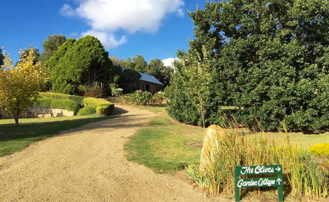 The Garden Cottage At The Olives - Accommodation Gladstone 1
