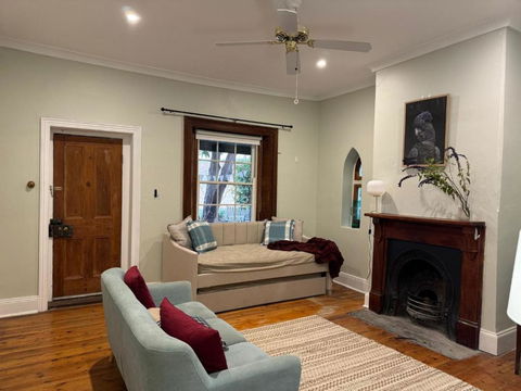 The Garden Cottage - Accommodation Gladstone 3