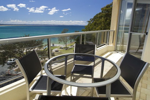 Beachpoint, Unit 401, 28 North Street - Accommodation Gladstone 2