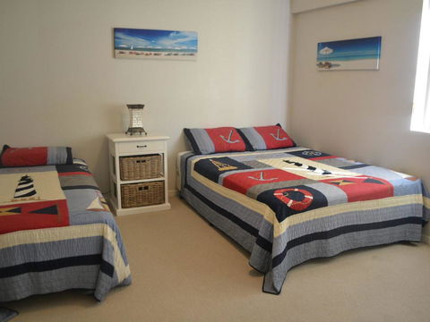 Beachside 4 With Airconditioning And Spa Bath - Accommodation Gladstone 3