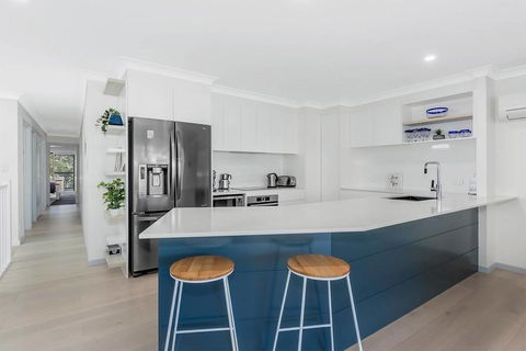 Beachside Bliss - Accommodation Gladstone 1