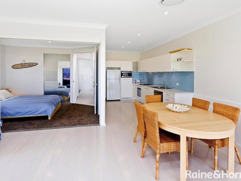Beachside Bungalow #4 - 4/139 Avoca Drive, Avoca Beach - Accommodation Gladstone 3