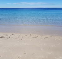 Beachside Husky - Waterfront - Accommodation Gladstone