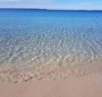 Beachside Husky Waterfront Cabin - Accommodation Gladstone