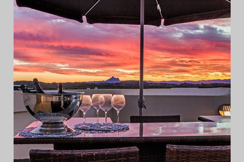 Beachside Penthouse With 360views - Accommodation Gladstone 3