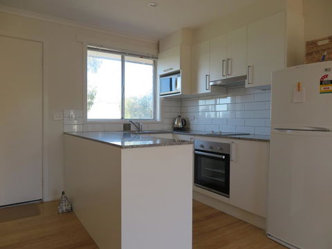 Beachside Rest - Accommodation Gladstone 3
