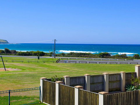 Beachside Retreat - Accommodation Gladstone 0