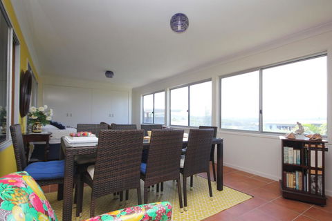 BEACHVIEW - 14 Second Ave , Bonny Hills - Accommodation Gladstone 3
