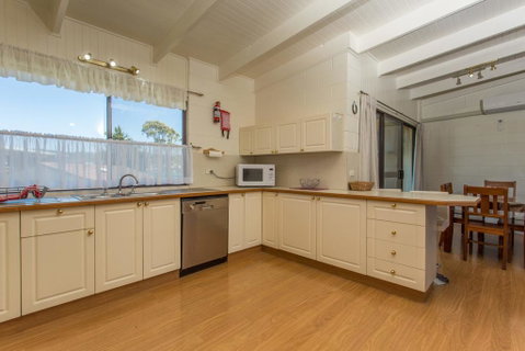 Beachwalk Nine - Accommodation Gladstone 1