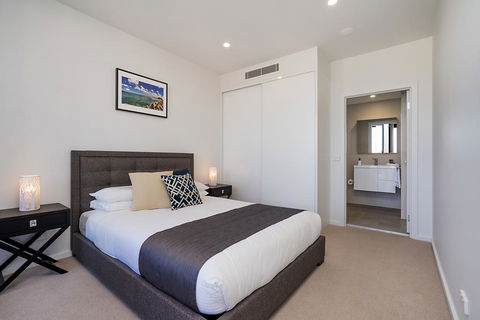 Beau Monde Apartments Newcastle - The Herald - Accommodation Gladstone 2