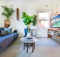 Beautiful Beach Home in Superb Location - Accommodation Gladstone