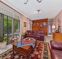 BEAUTIFUL HOLIDAY HOME CLOSE TO KU-RING-GAI CHASE NNT328