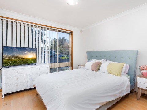 Beautiful Home Norwest Of Sydney - Accommodation Gladstone 2