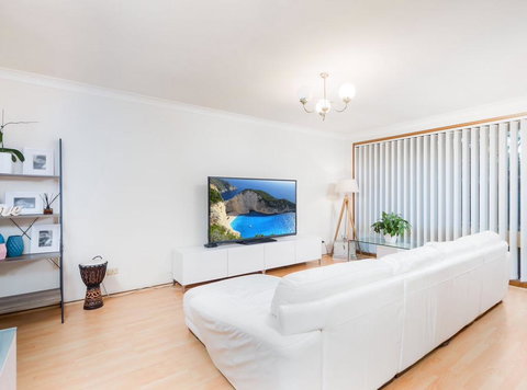 Beautiful Home Norwest Of Sydney - Accommodation Gladstone 0