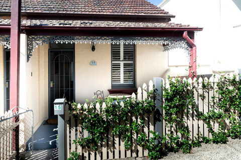Beautiful Modern Historic Home Near Sydney Harbour - Accommodation Gladstone 0