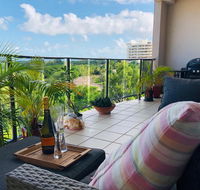 Beautiful spacious city apartment with views out to the Arafura Sea - Accommodation Gladstone