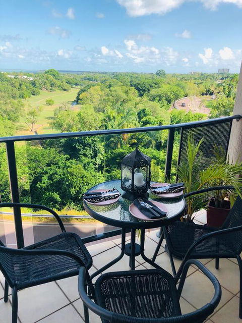 Beautiful Spacious City Apartment With Views Out To The Arafura Sea - Accommodation Gladstone 3