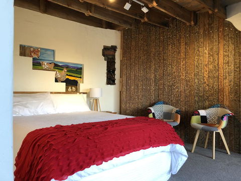 Bed In A Shed Too - Accommodation Gladstone 0