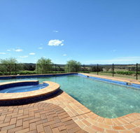 Beggars Bridge Vineyard Homestead w/ pool  wifi  tennis  vineyard - Accommodation Gladstone
