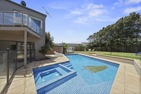 Beleura By The Beach - Accommodation Gladstone 0