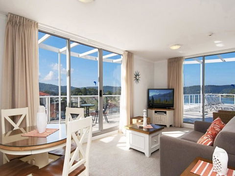Bella Mare - 2 Bedroom Ocean View Terrace Apt - Accommodation Gladstone 0