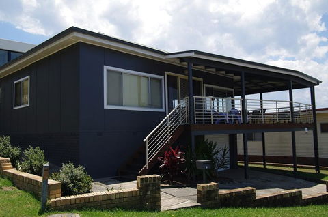 Bella Vista, 9 East Street - Accommodation Gladstone 2