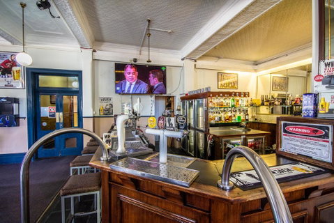 Bellbird Hotel - Accommodation Gladstone 2