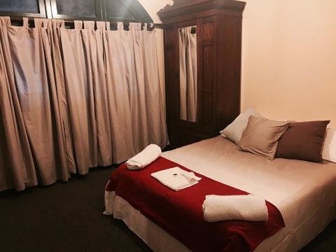 Bellbird Hotel - Accommodation Gladstone 0