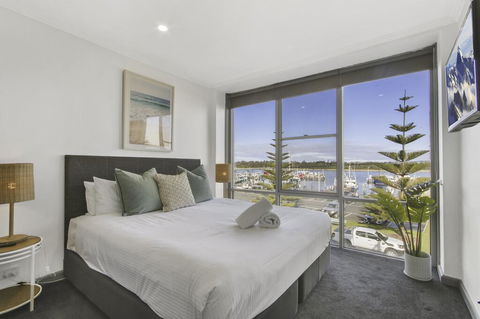 Bellevue On The Lakes - Accommodation Gladstone 2