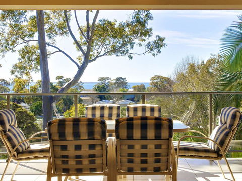 Bellima Beach House', 9 Jackson Close - Huge Duplex With Air Con And Fabulous Views - Accommodation Gladstone 0