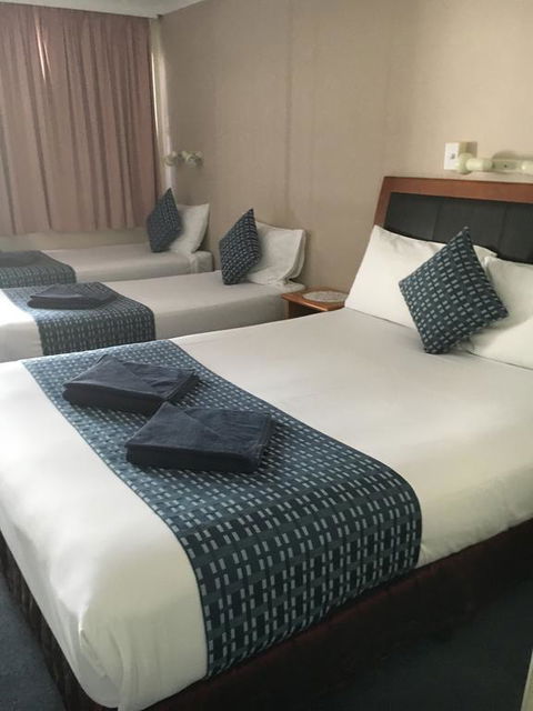 Bells Motel - Accommodation Gladstone 0